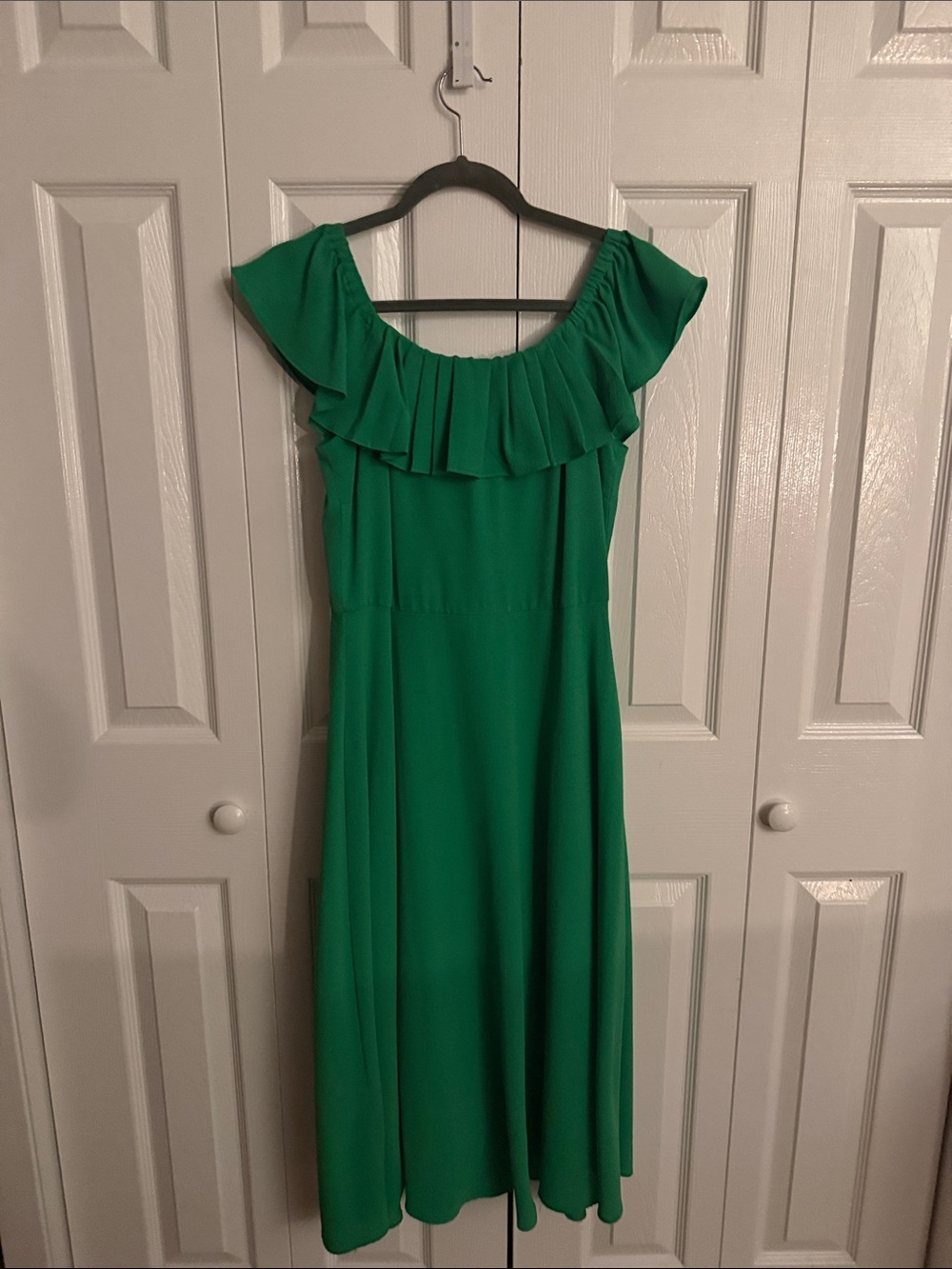 Betsey Johnson Emerald Green One-Shoulder Ruffle Midi Dress
